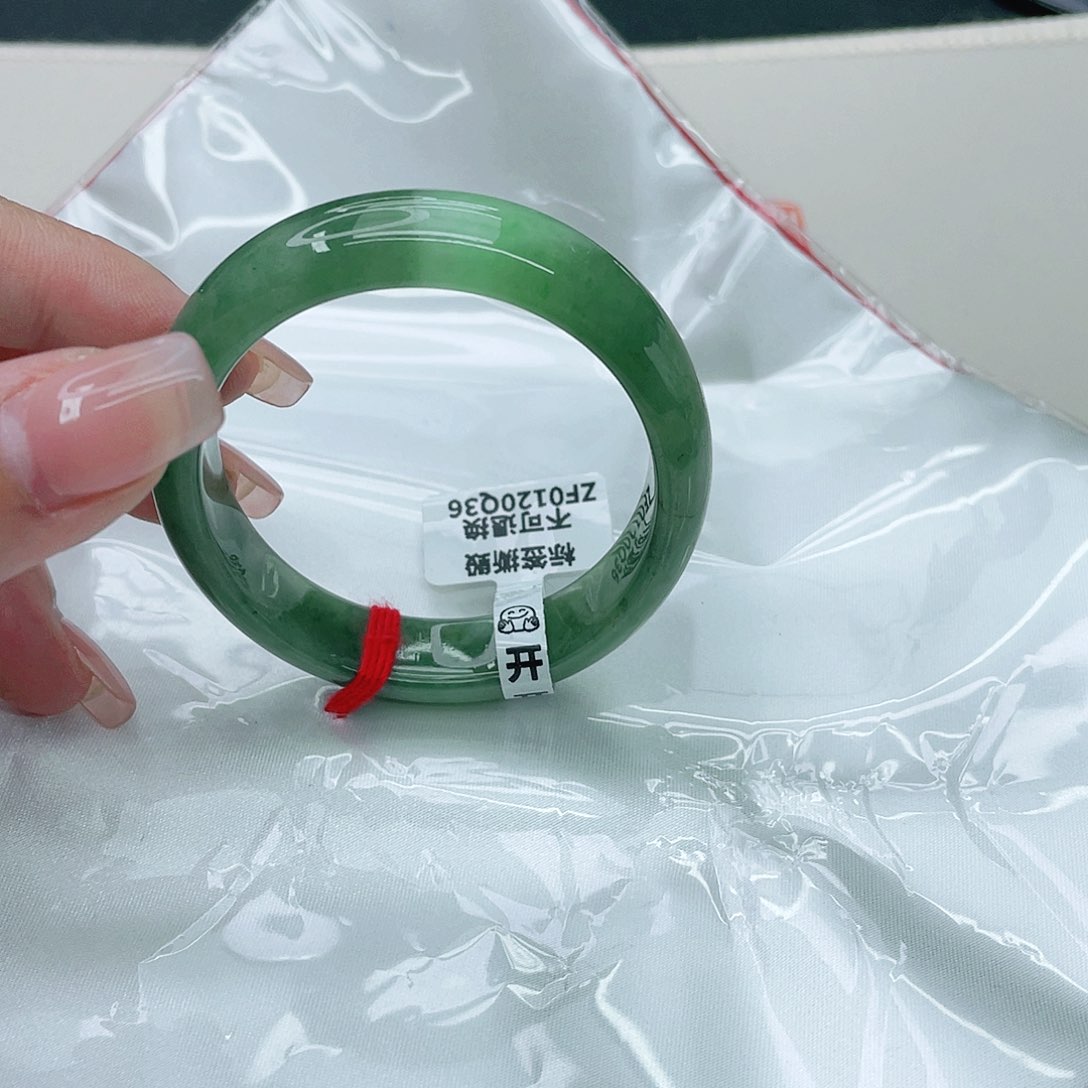 翡翠手镯未镶嵌贵妃54