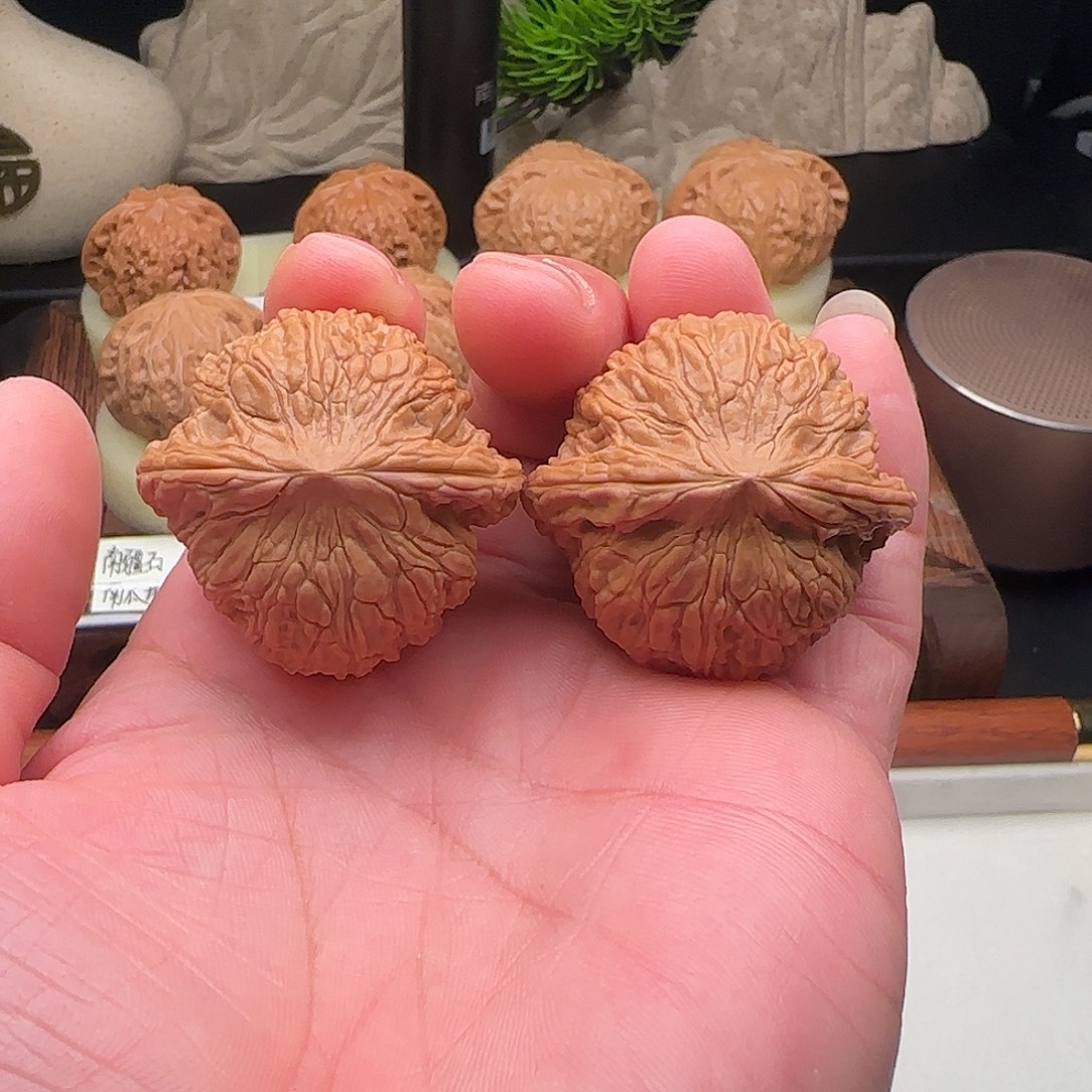 吊坠文玩核桃绣球