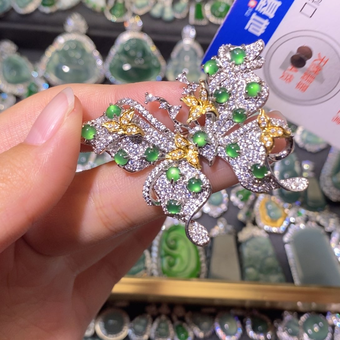 翡翠未镶嵌颈饰天然