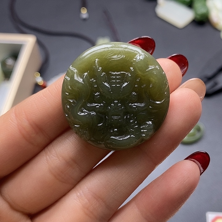 颈饰未镶嵌和田玉后***夫