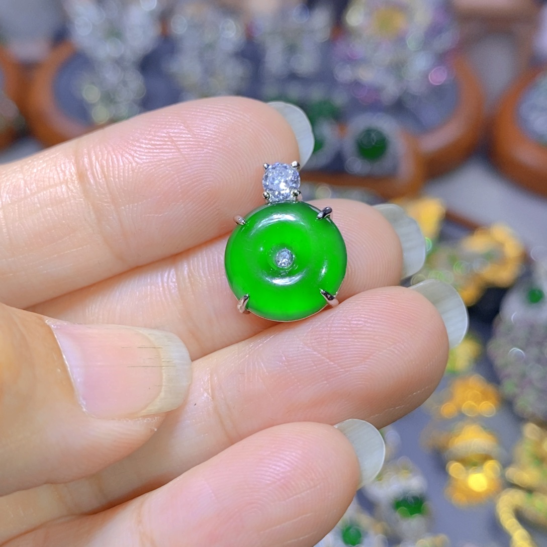 翡翠颈饰银S925镶嵌天然翡翠