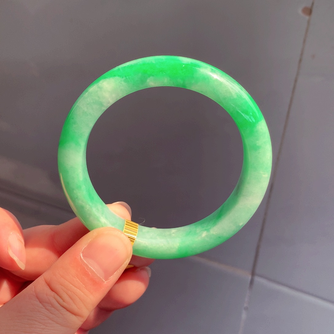 翡翠手镯未镶嵌缅甸翡翠