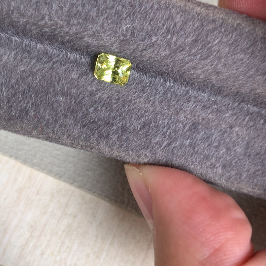 金绿宝石裸石1.08 金绿雷迪恩