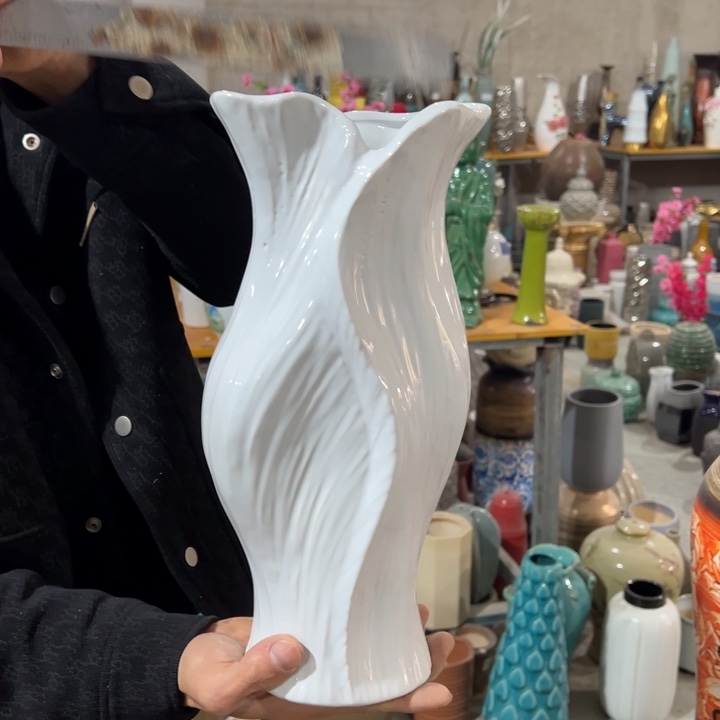 瓶高度35厘米口径13厘米微瑕捡漏针眼