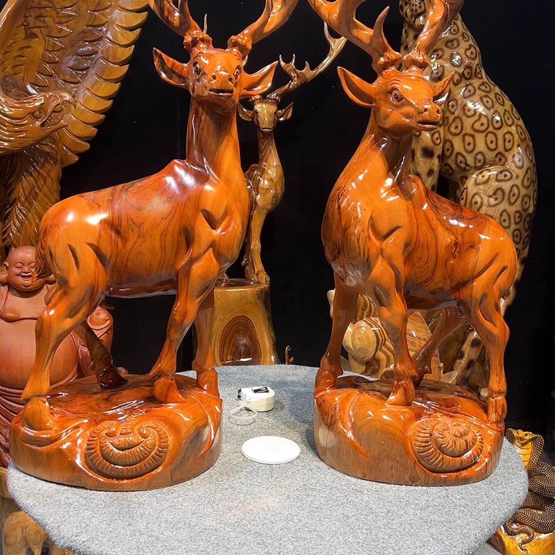 香樟木新****车纯手工制作工艺品