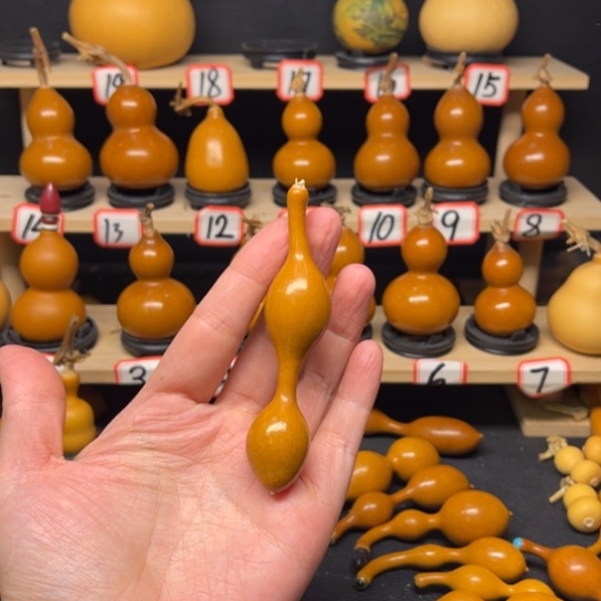 ?**?天然小葫芦手把件