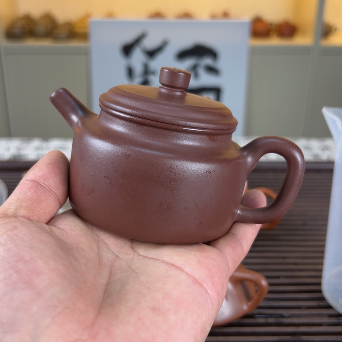 紫砂茶壶陈*跑紫泥徳中