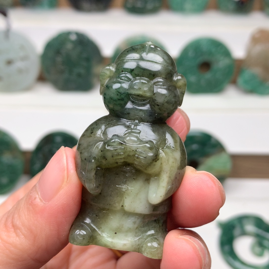 独山玉颈饰未镶嵌