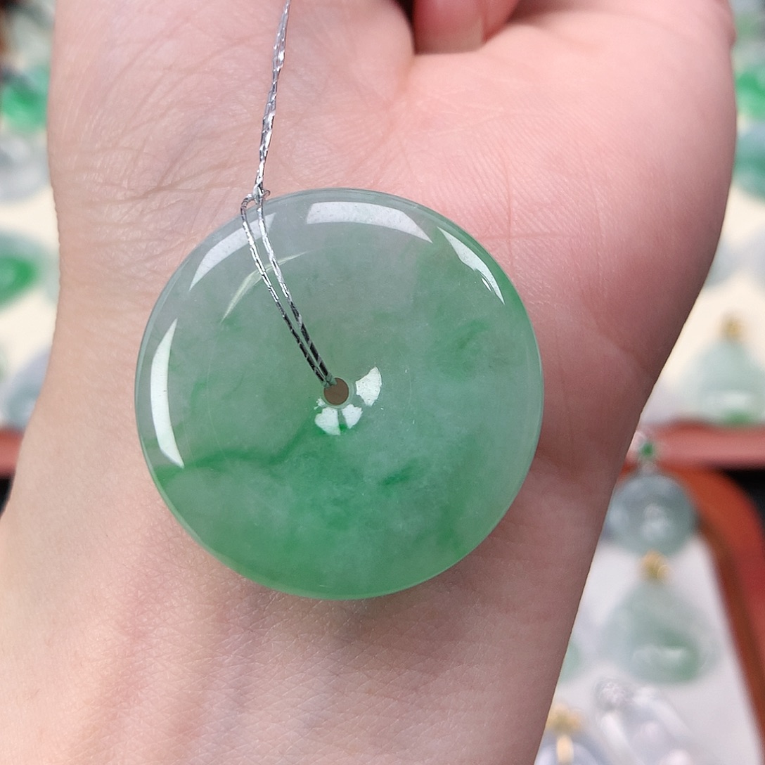 翡翠未镶嵌颈饰吊坠