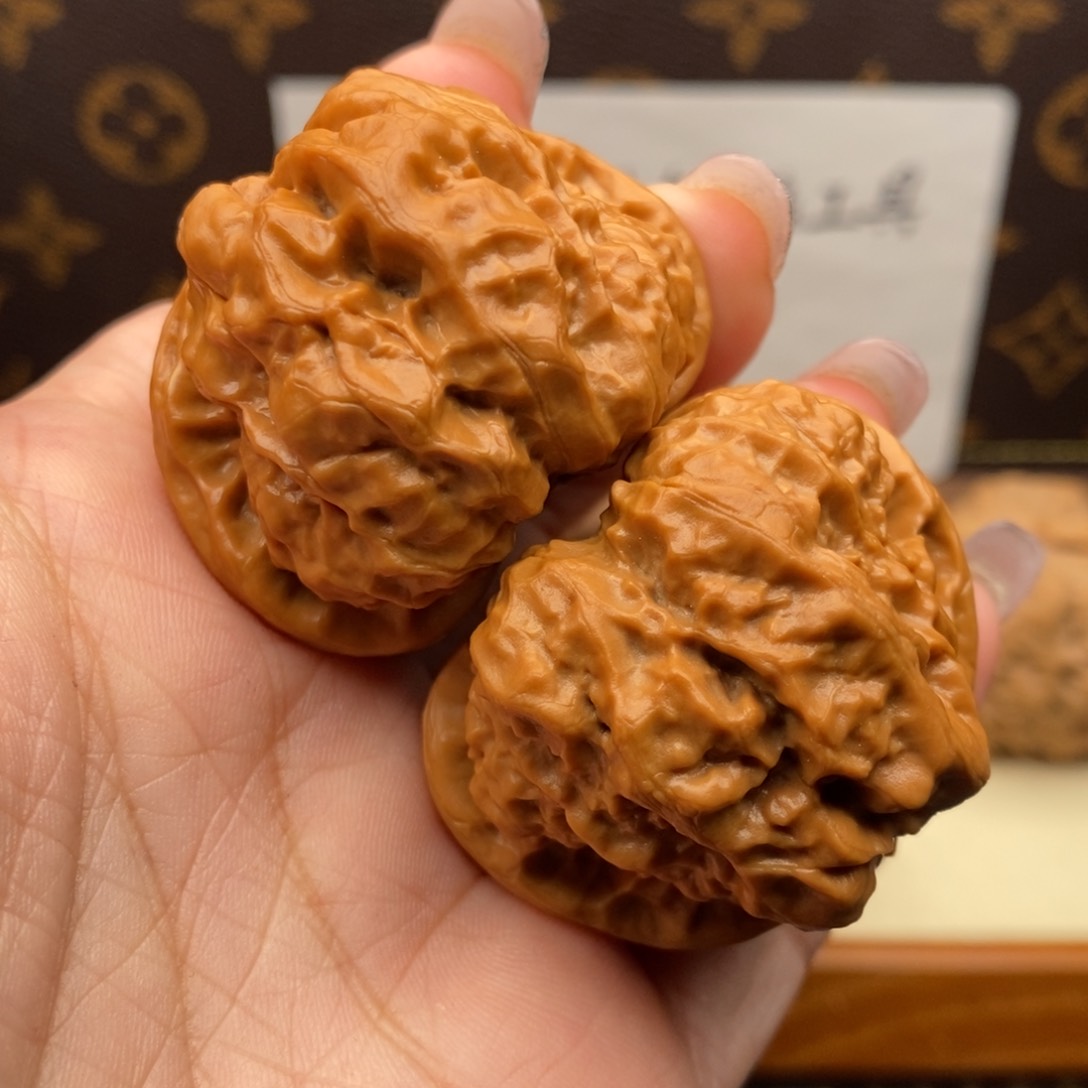 文玩核桃把件y***.边42左右