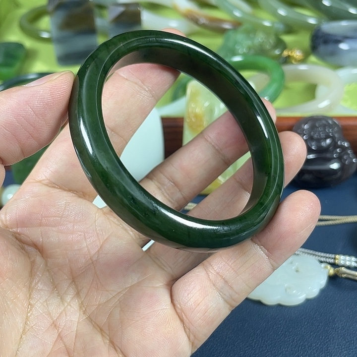未镶嵌手镯和田玉