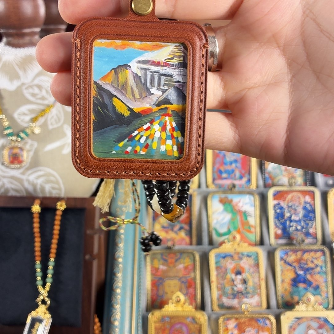 吊坠刚任波齐神山纯手绘