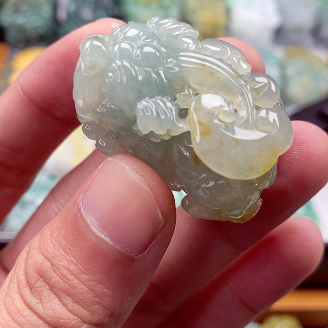 翡翠颈饰未镶嵌翡翠