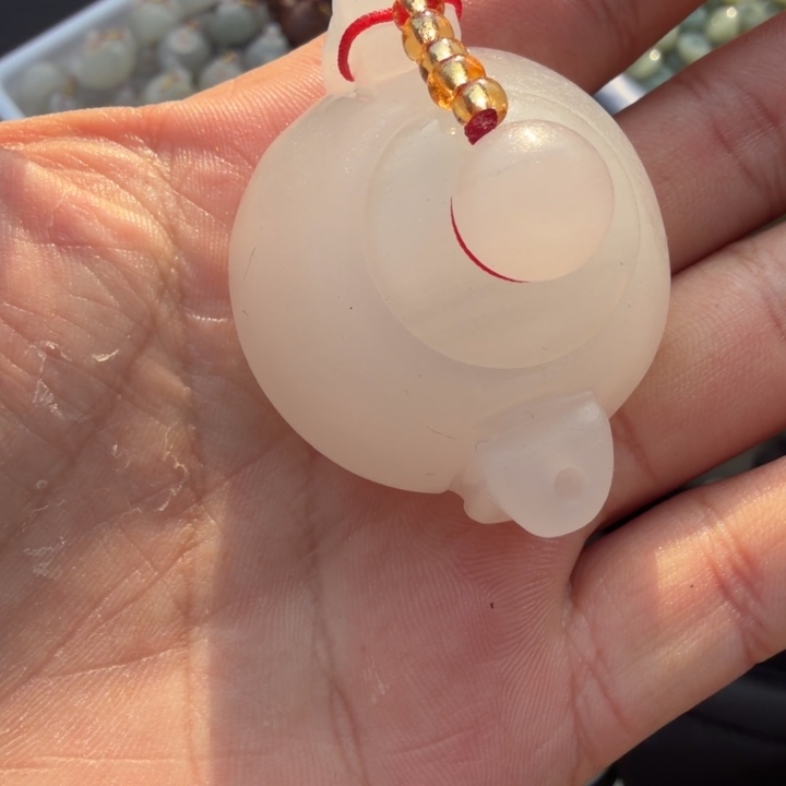 石英质玉未镶嵌天山翠把把壶