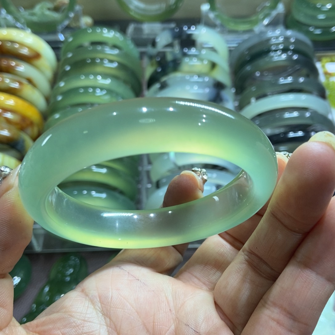 蛇纹石玉手镯未镶嵌61