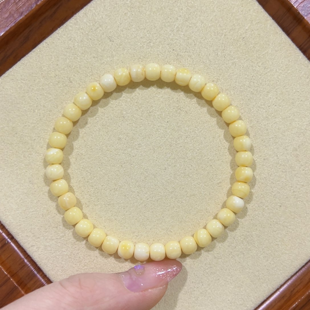 蜜蜡手链未镶嵌5.5m奶白小嘎豆