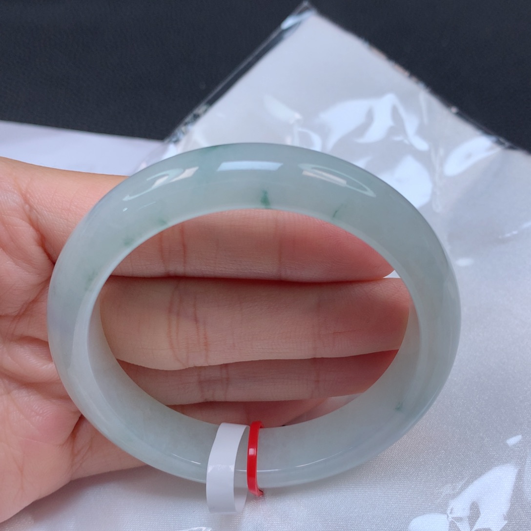翡翠手镯未镶嵌天然