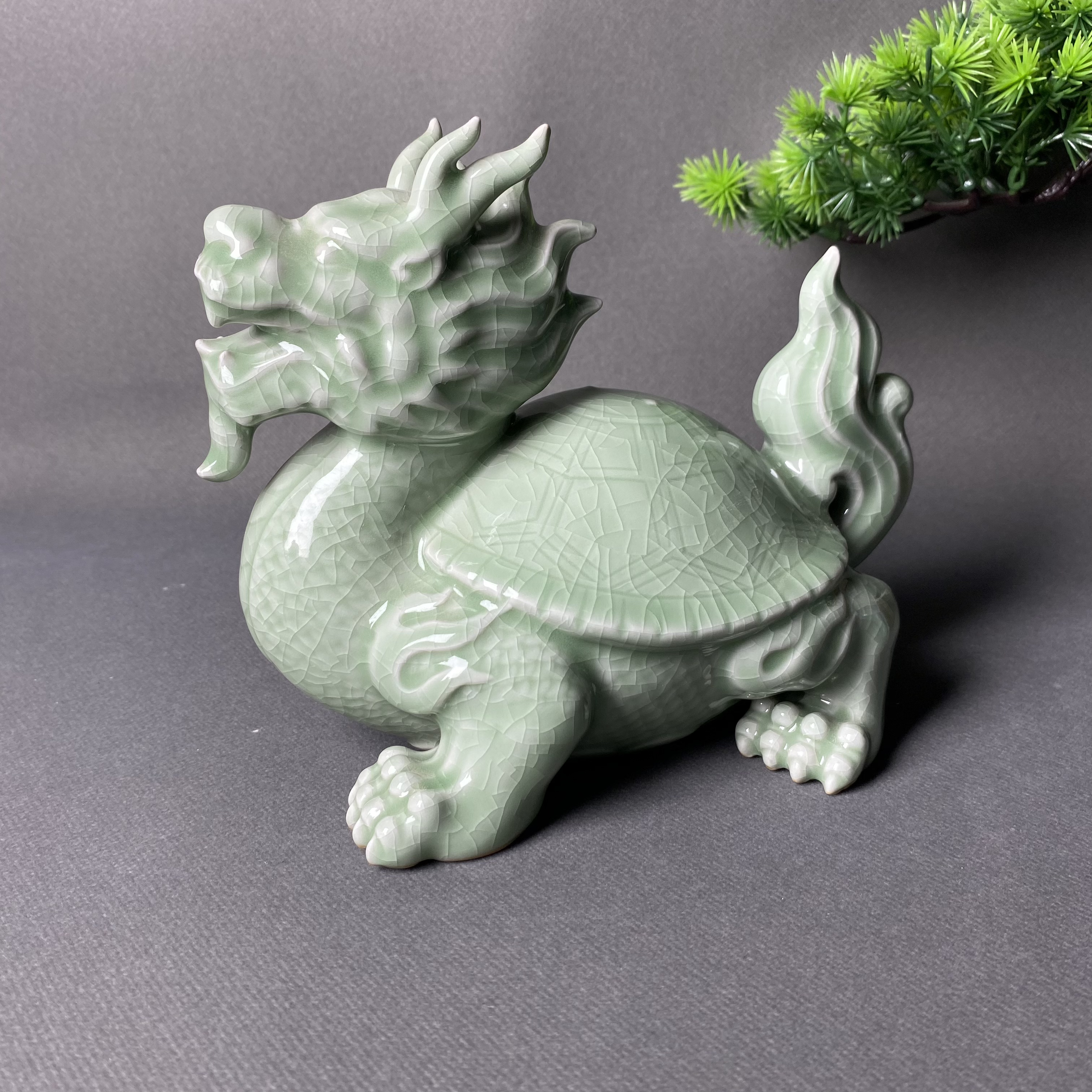 原矿汝瓷豆绿釉龙龟摆件