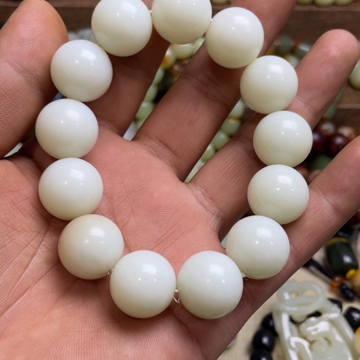 和田玉项圈未镶嵌