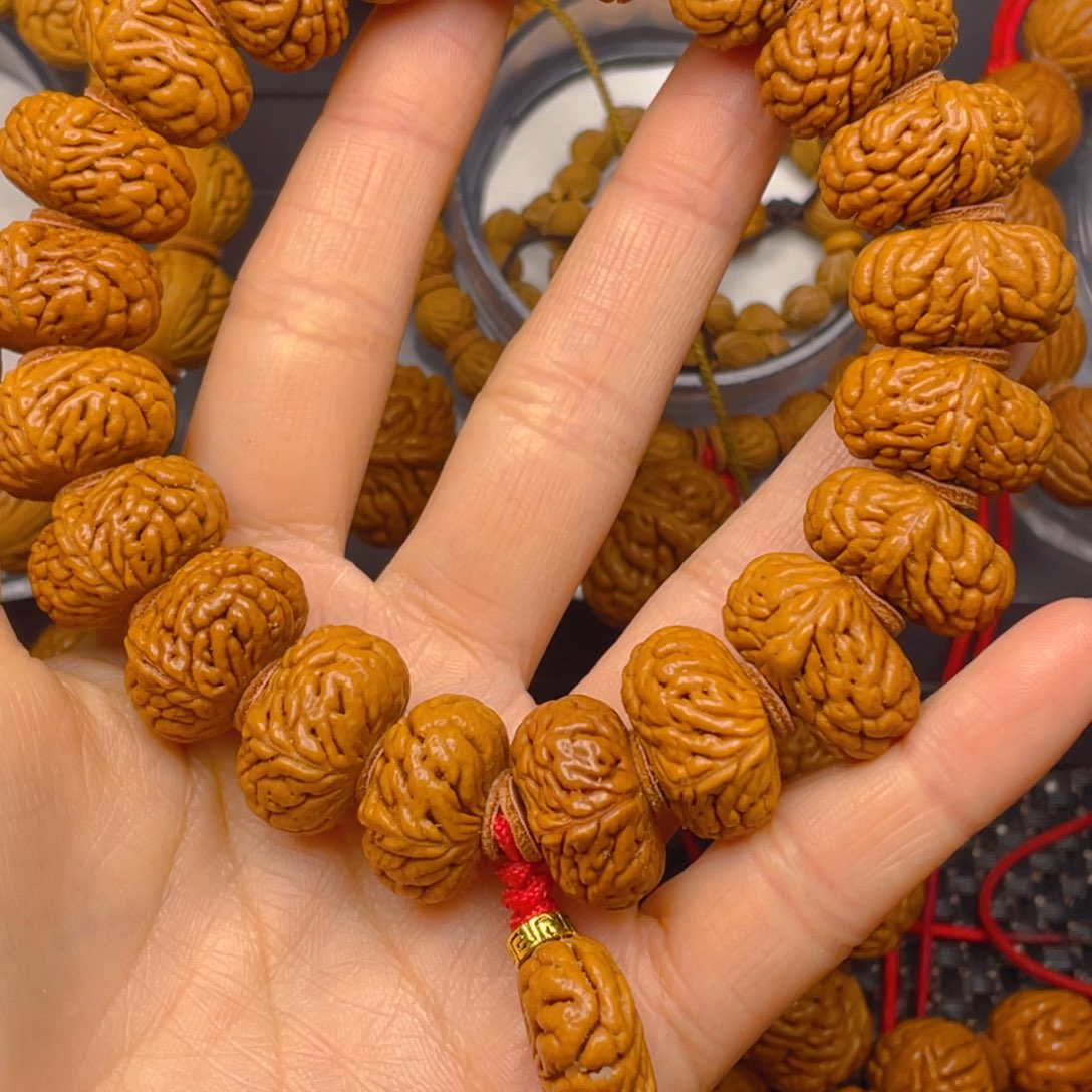 吕***桃桃核吊坠88888888888