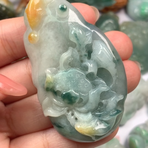 翡翠颈饰未镶嵌翡翠