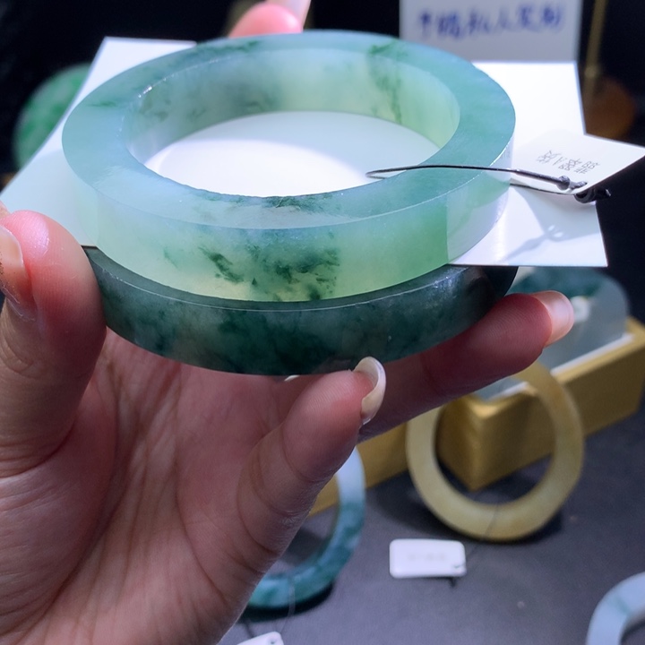 定制翡翠翡翠手镯未镶嵌