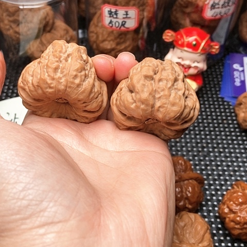 文玩核桃吊坠蛤蟆头核桃精品头货 43