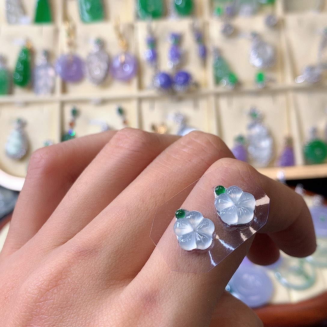 翡翠颈饰未镶嵌裸石