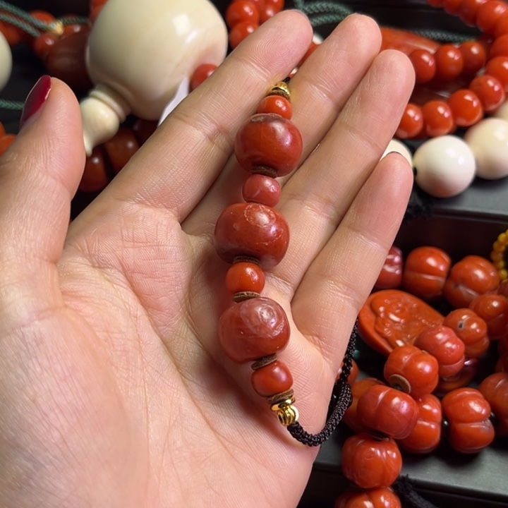 颈饰玻璃⭐****?琉璃……………