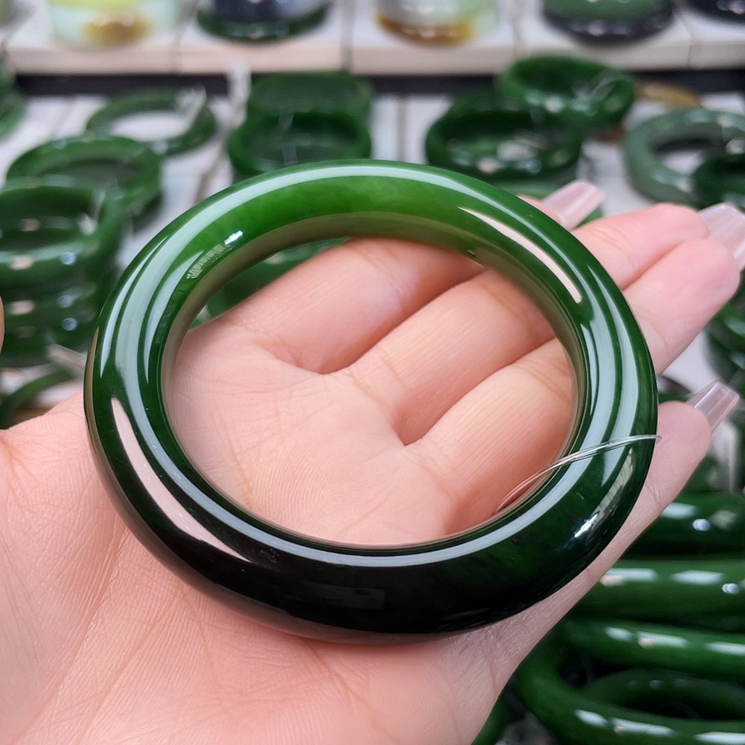 和田玉（碧玉）手镯未镶嵌