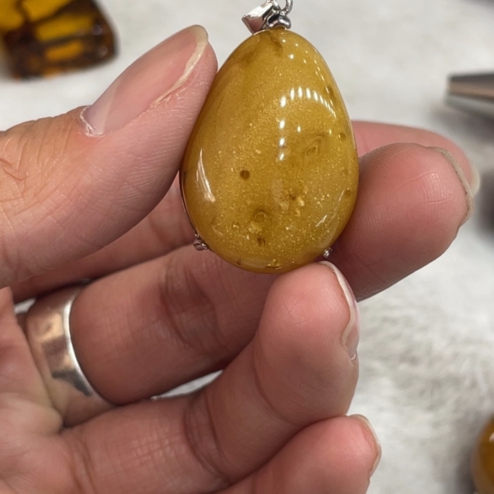琥珀项圈未镶嵌吊坠