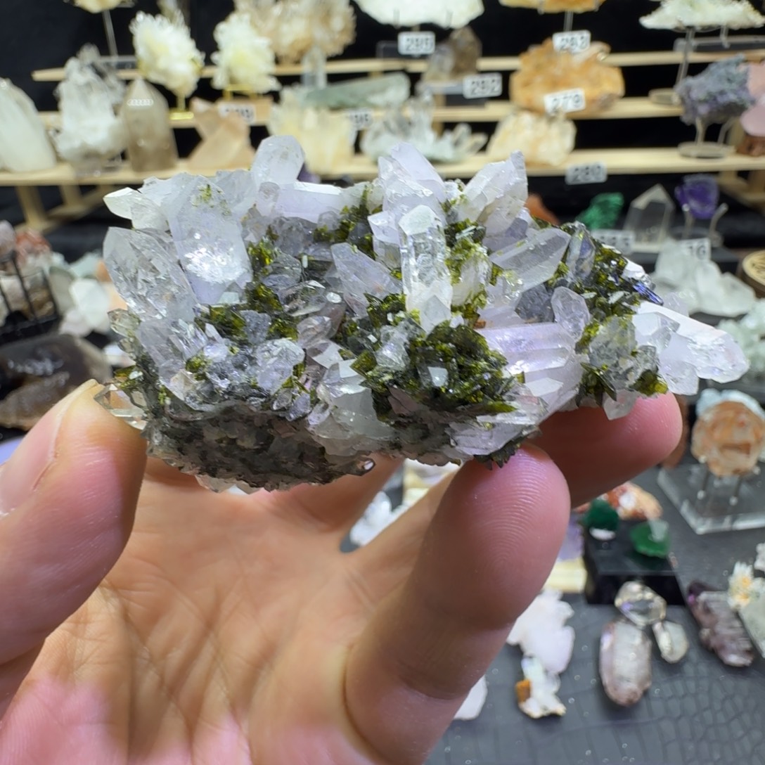 石材四川绿帘水晶