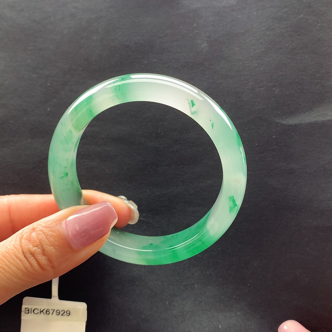 【闪购商品】石英质玉手镯未镶嵌