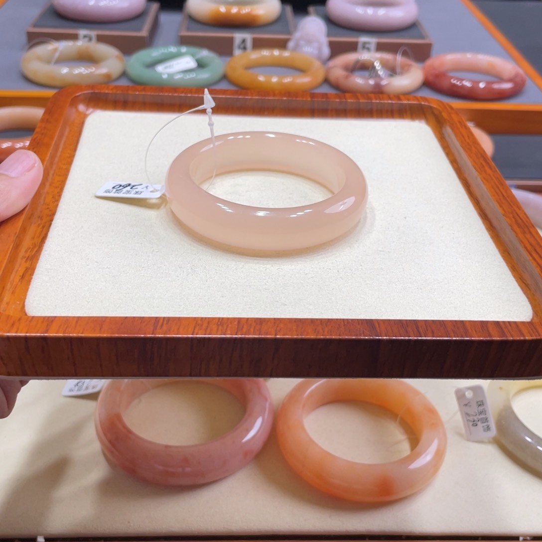 石英质玉手镯未镶嵌W***一