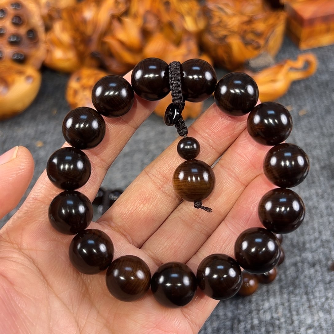 崖柏太行崖柏（天品）崖窝黑金刚舍利骨15圆珠，超级香，到手一个