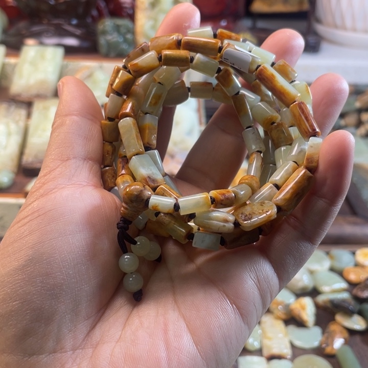 岫岩河磨玉（透闪石质玉）未镶嵌颈饰