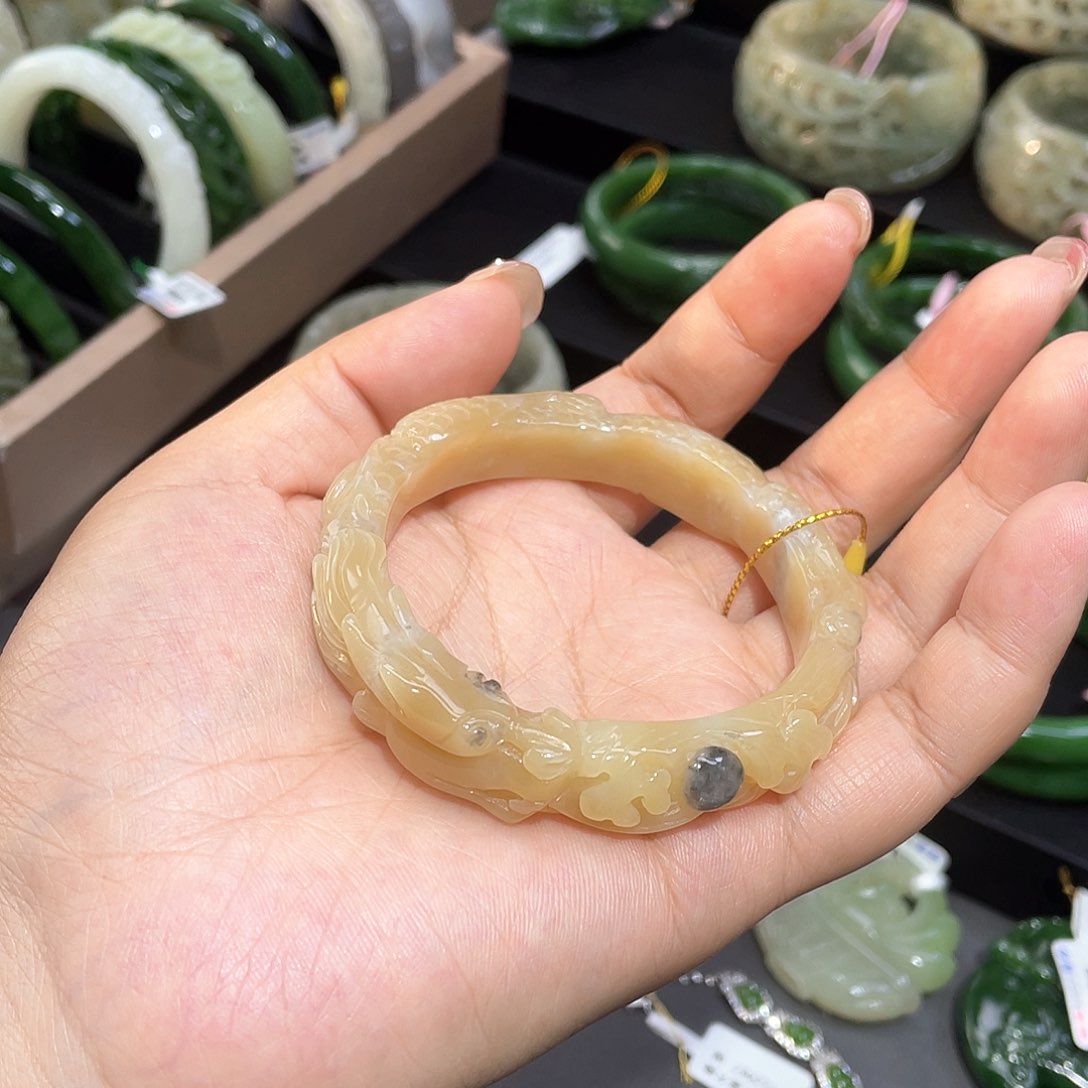 和田玉手镯56圈口8未镶嵌