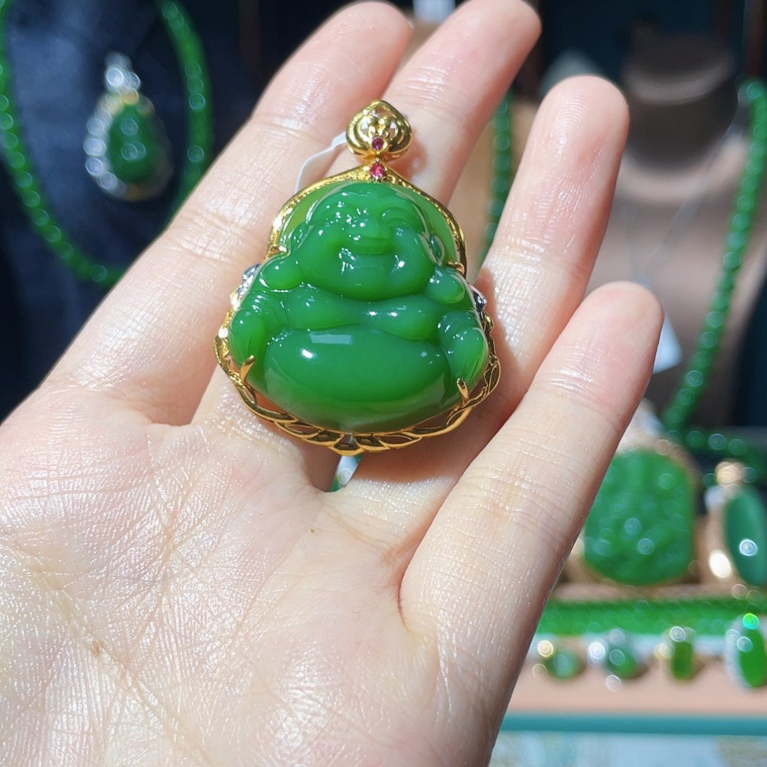 和田玉（碧玉）18K金镶嵌颈饰