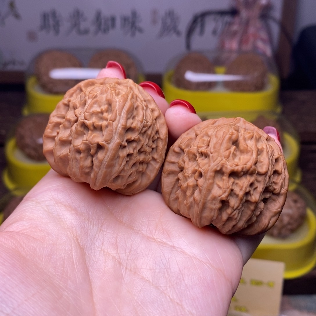 文玩核桃把件全品39+三角白狮子头红皮