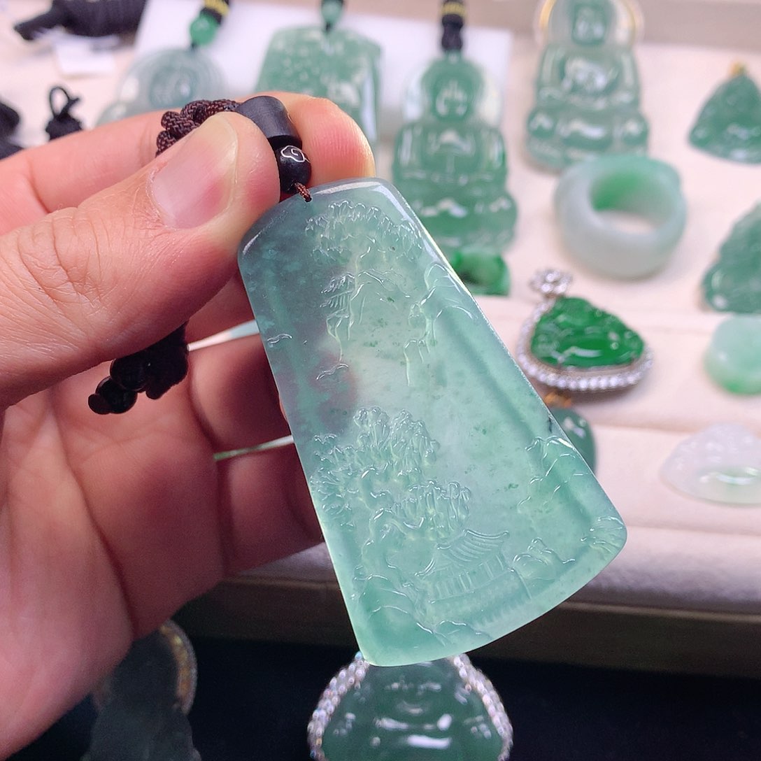 翡翠颈饰未镶嵌翡翠