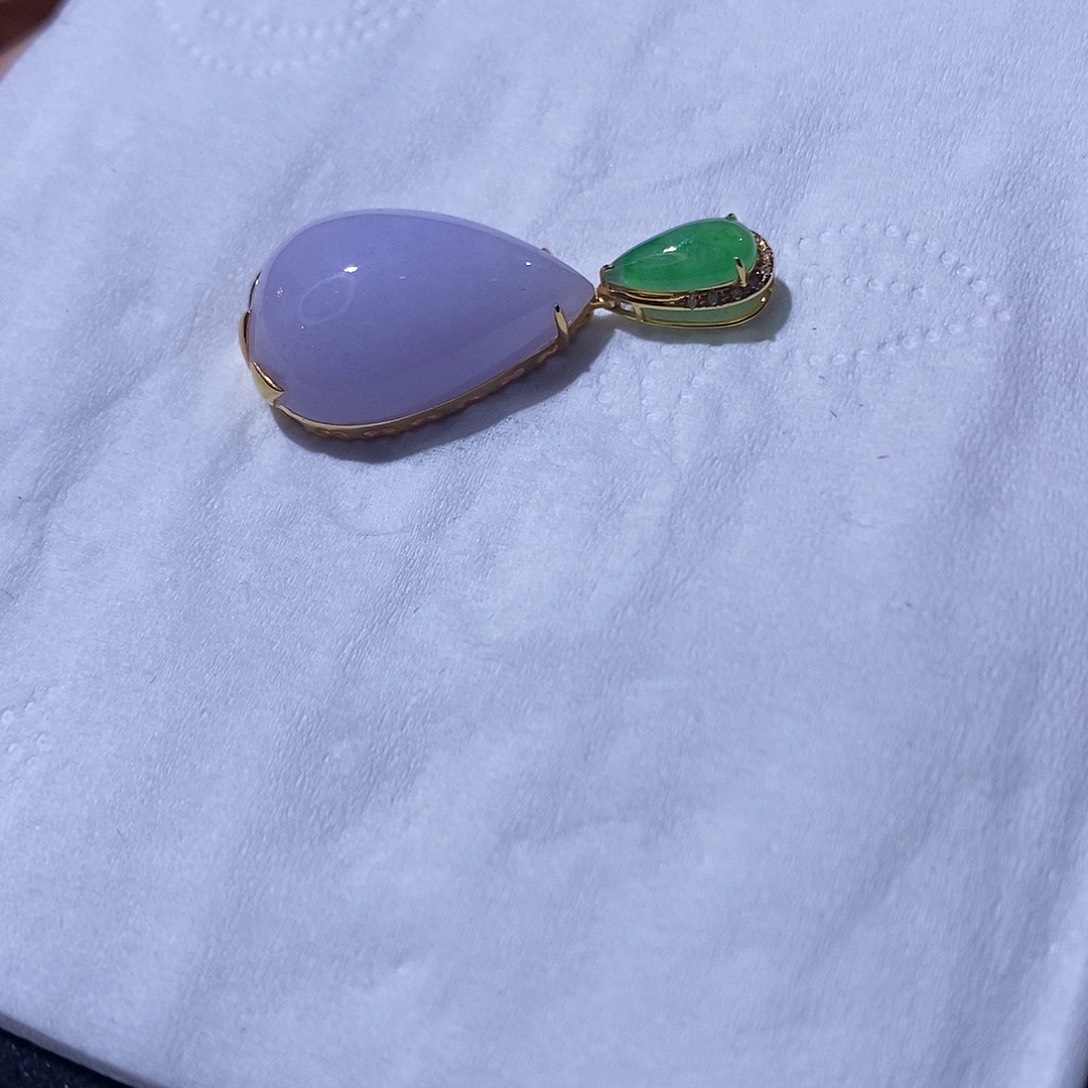 翡翠吊坠(不含链)18K金镶嵌