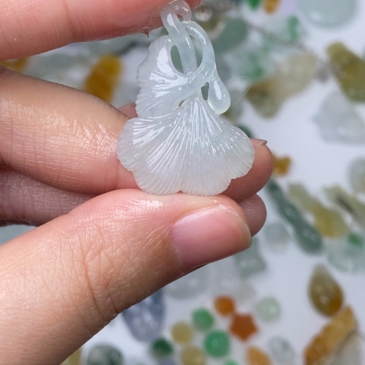 定制翡翠未镶嵌银杏叶