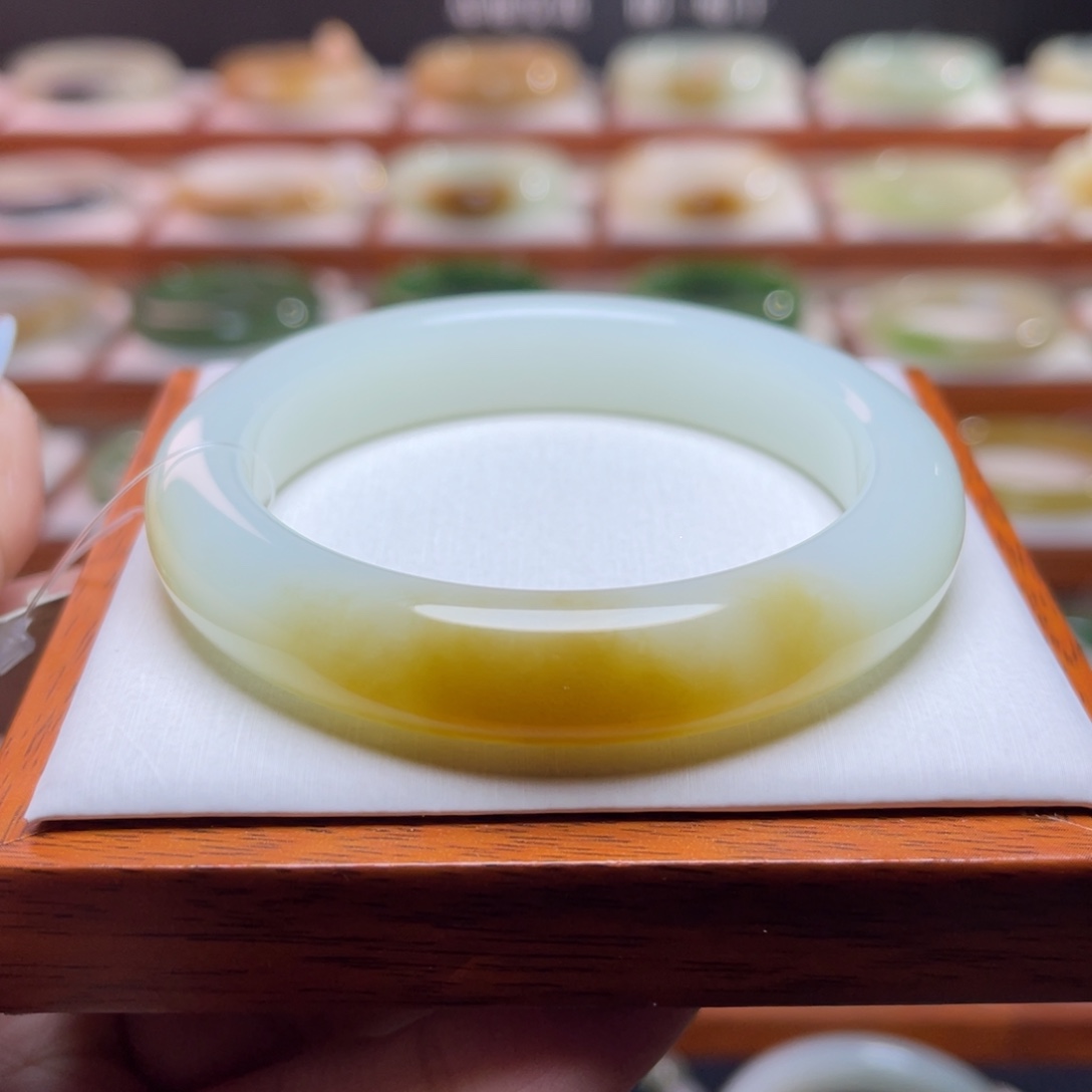 【闪购商品】和田玉手镯未镶嵌