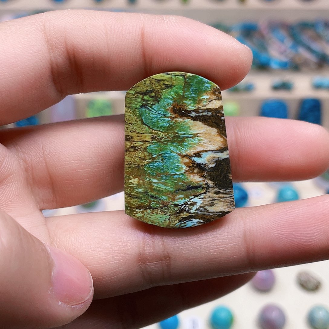 绿松石未镶嵌珠宝奇石