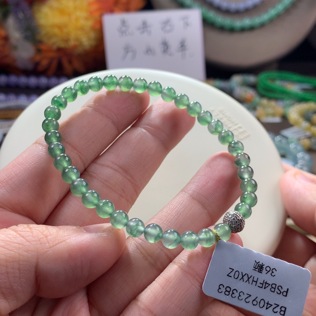 翡翠手链未镶嵌竹青绿飘花手串 卡5.1
