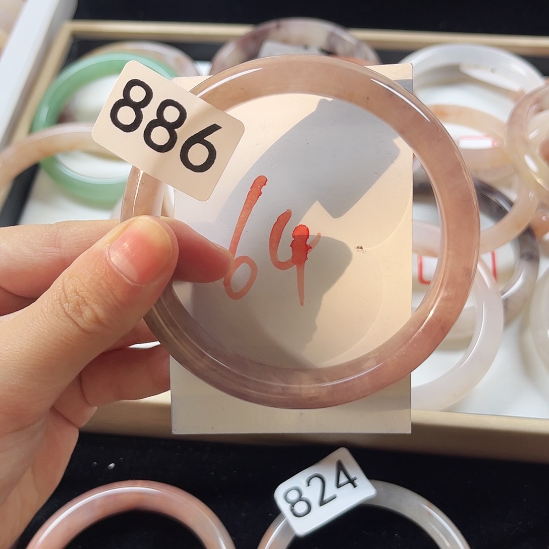 石英质玉手镯未镶嵌