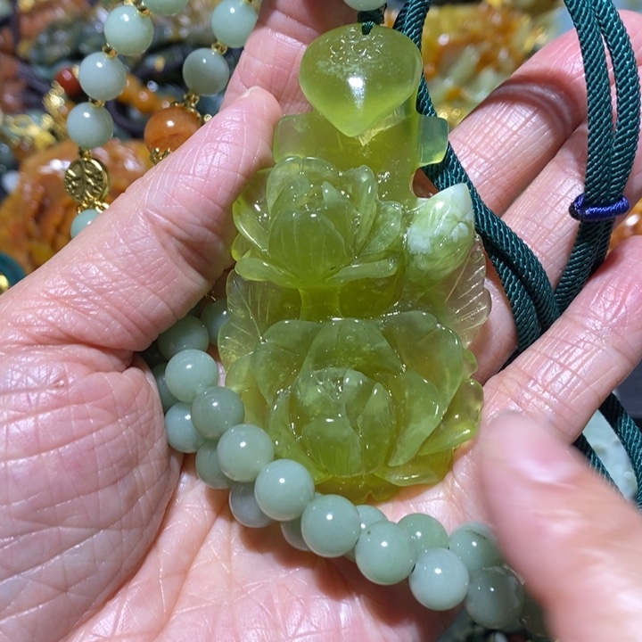 岫玉岫玊吊坠未镶嵌