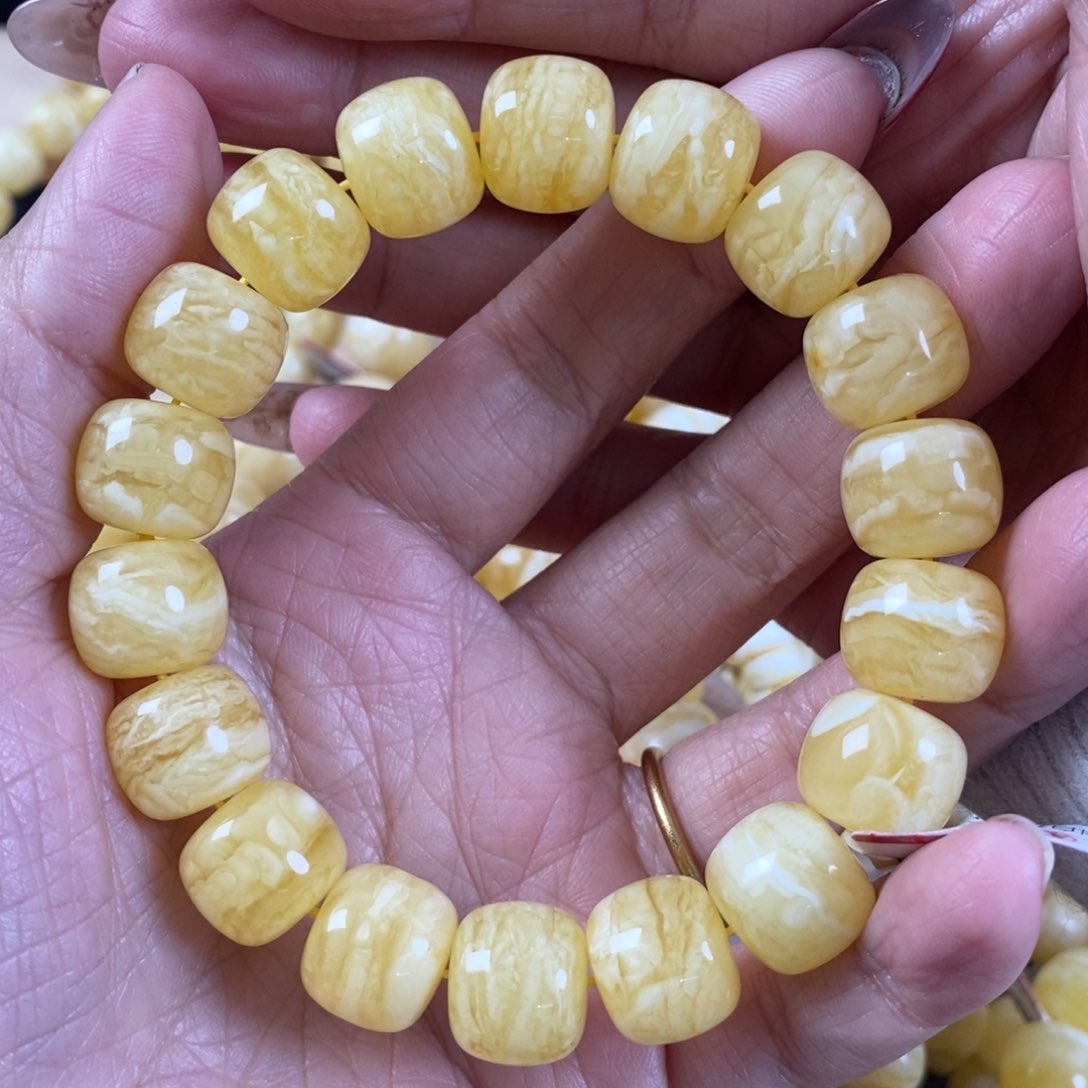 蜜蜡裸石未镶嵌巨***员