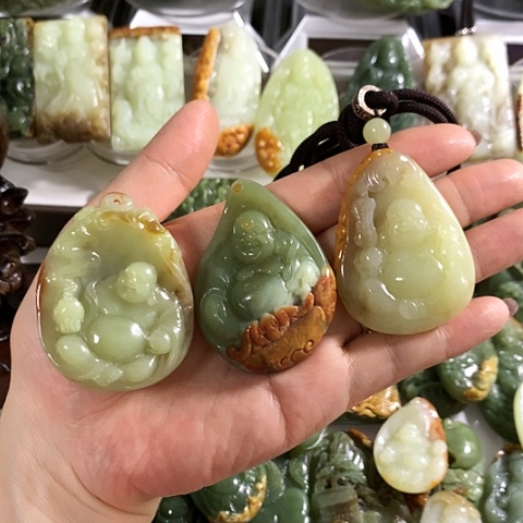 岫岩河磨玉（透闪石质玉）吊坠未镶嵌玉**缘