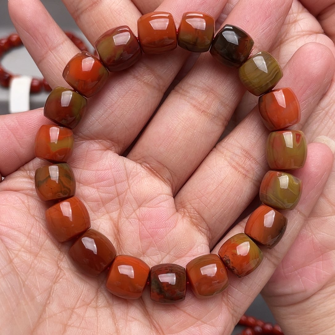 南红玛瑙手串未镶嵌?***者